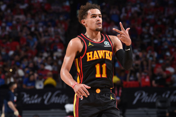  特雷杨62分创老鹰队史新高  